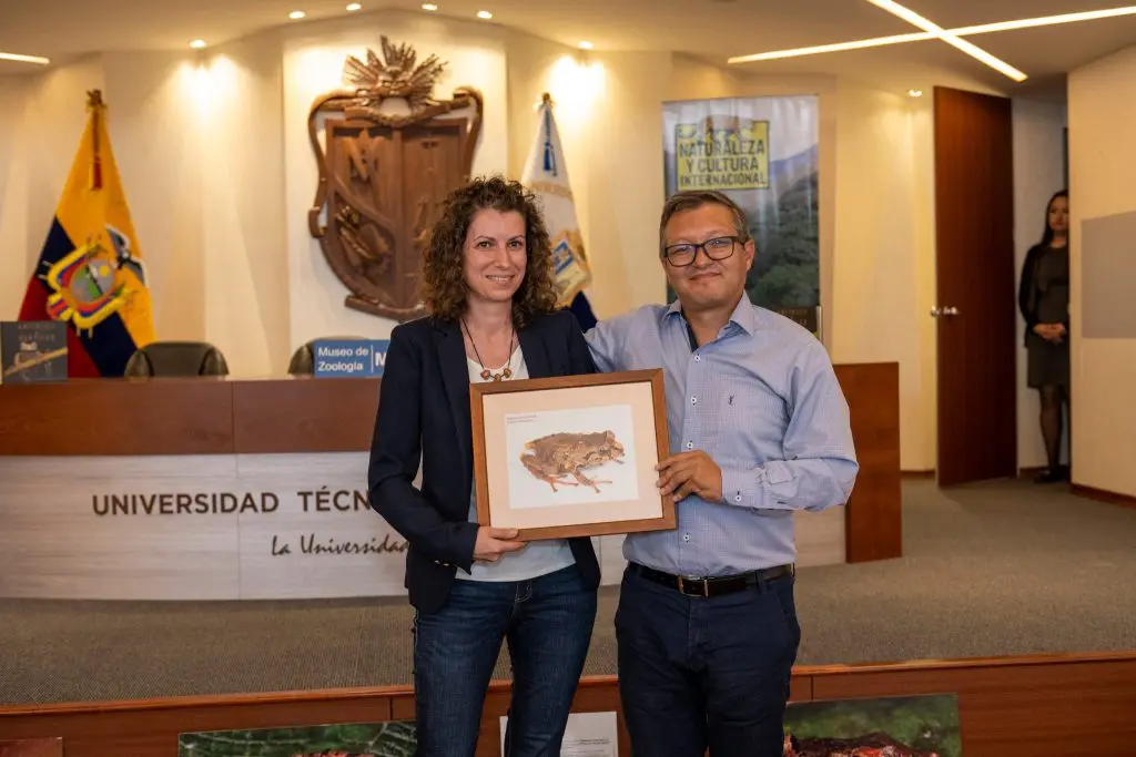 Entrega de cuadros con especies recién descritas » Naturaleza y Cultura Internacional