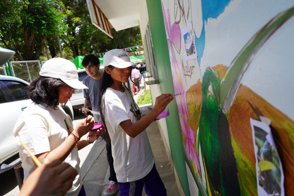 Estudiantes de Huánuco pintan mural sobre el ACR San Pedro de Chonta