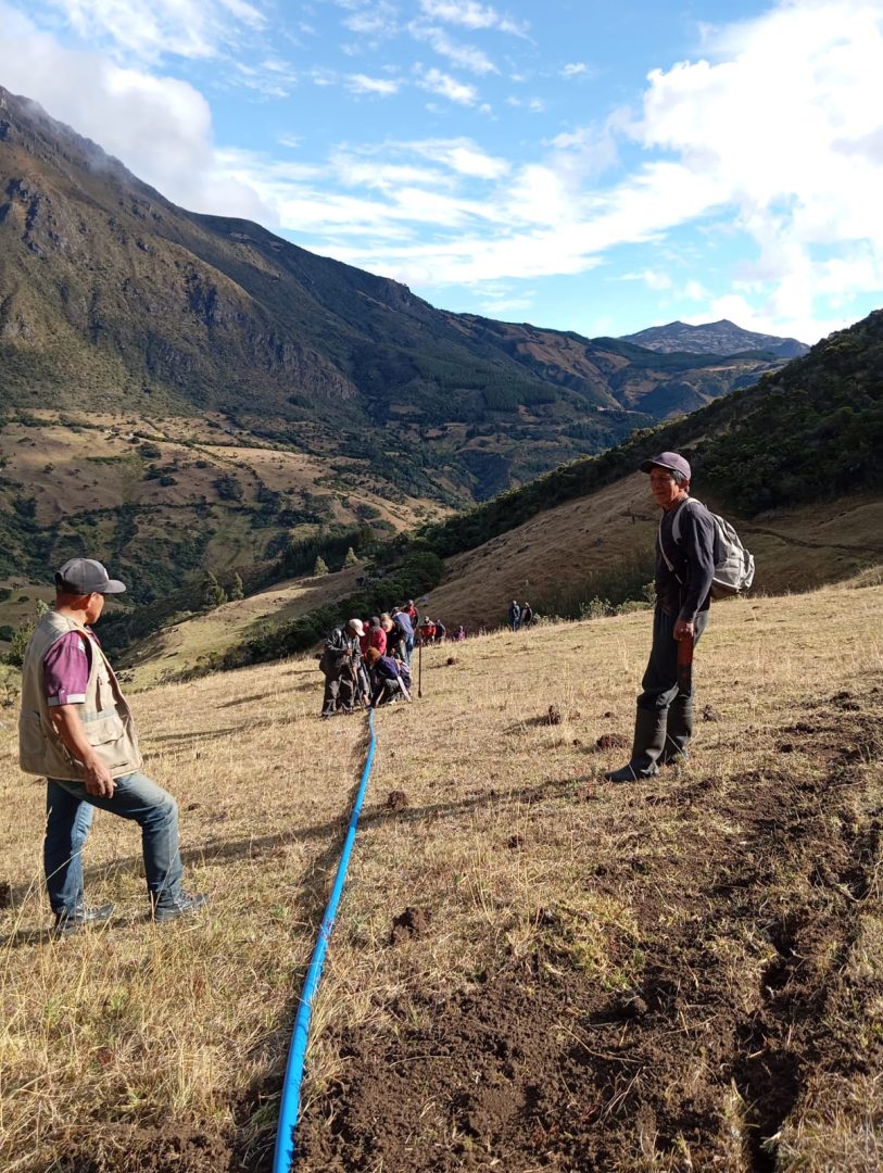Trabajo comunitario en Perú para el acceso a agua potable, junto con Naturaleza y Cultura Internacional